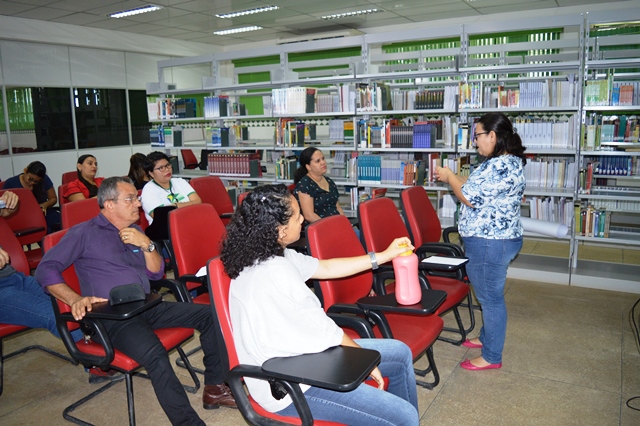 Servidores trocam experiências recebidas em capacitação 