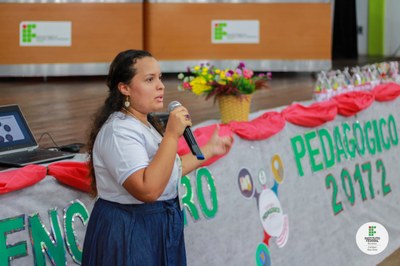 Larissa Jussara explica que as oficinas tem como público-alvo docentes do ensino técnico.