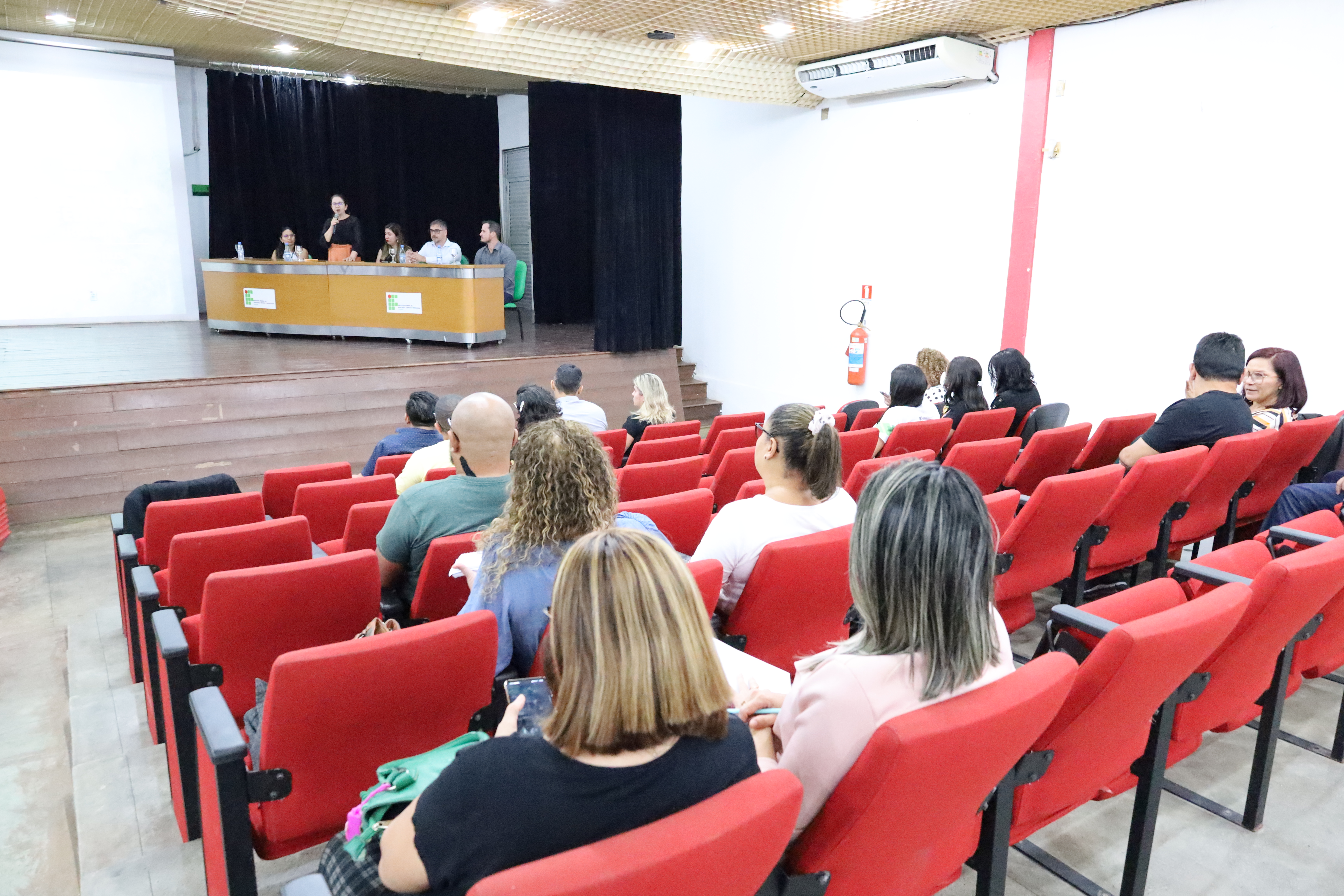 PROFEPT – Palestra sobre cidades inteligentes marca aula inaugural da turma 2023