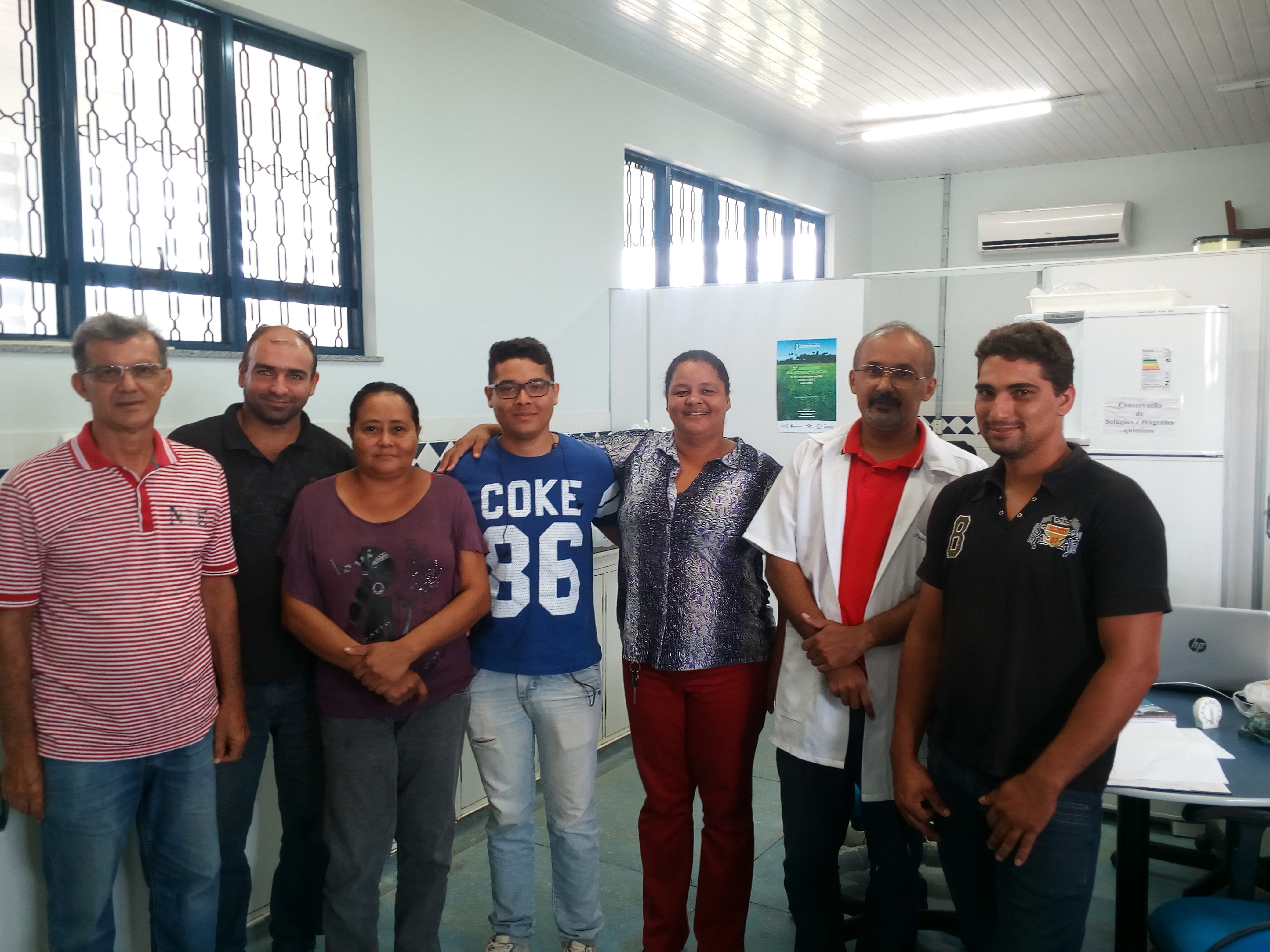 Alunos do Mestrado em Agroecologia, ofertado em parceria –  Uerr, IFRR e Embrapa –, participam da primeira aula em laboratório no CNP