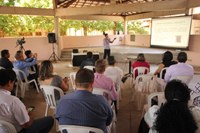 Empresários e instituições conhecem lenha ecológica desenvolvida pelo IFRR