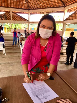 Professora Claudete, da área de administração, foi lotada no Campus Avançado Bonfim